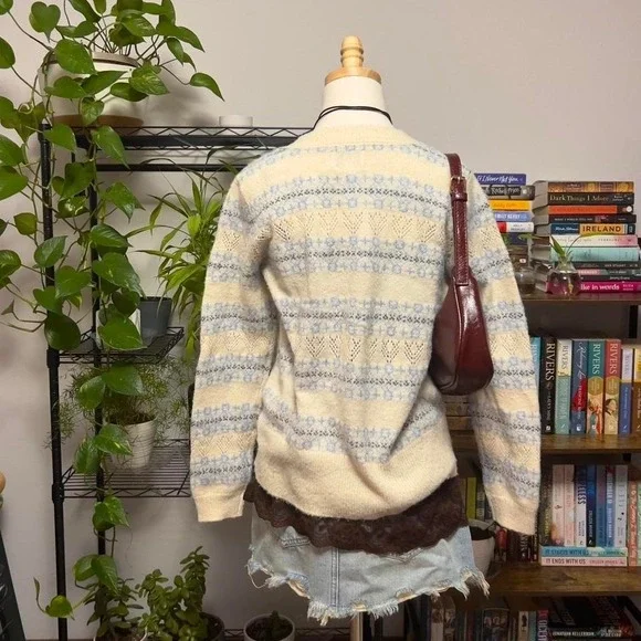 Cream‎ & Blue Cardigan Sweater Womens Small Button Up Patterned Cottage - Picture 6 of 7